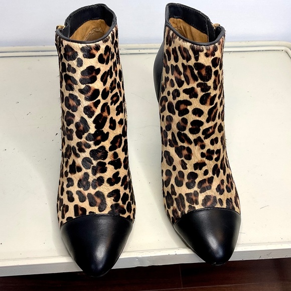 Sofft Boots Womens Size 6.5 Makayla Ankle Boot Black Leather Pointed Zip Leopard - Picture 4 of 15